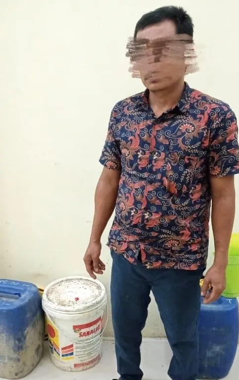 Razia Pekat Di Palas, Pemilik Warung Penjual Miras Diamankan