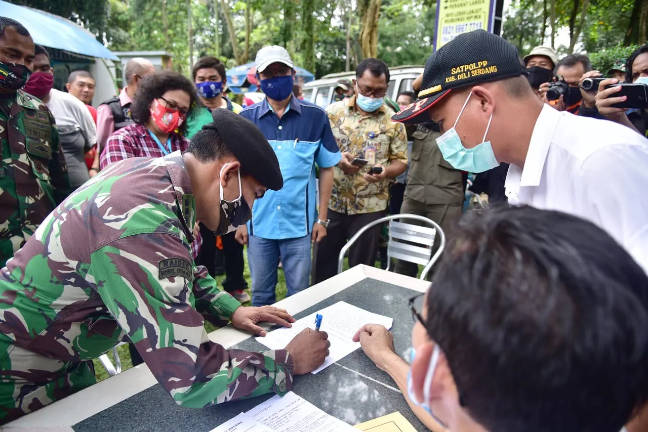 Langgar Protokol Kesehatan.GTPP Covid-19 Sumut dan Deli Serdang Tutup Hairos Water Park Jl. Jamin Ginting Medan