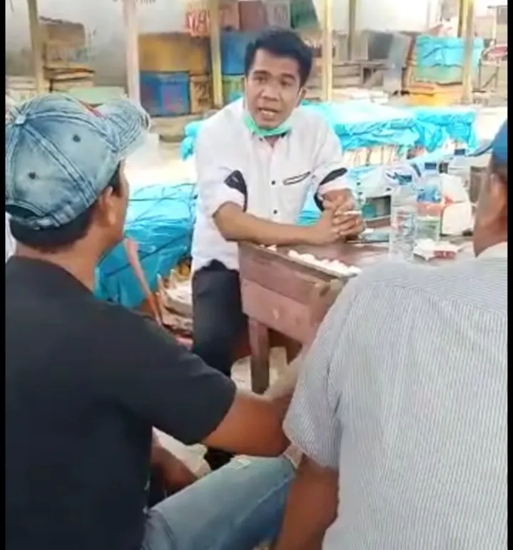 Oknum Pejabat Dinas Perikanan Premanisme. Azmi : "Dimanapun  Kalian Mau Aku Siap Ladeni "