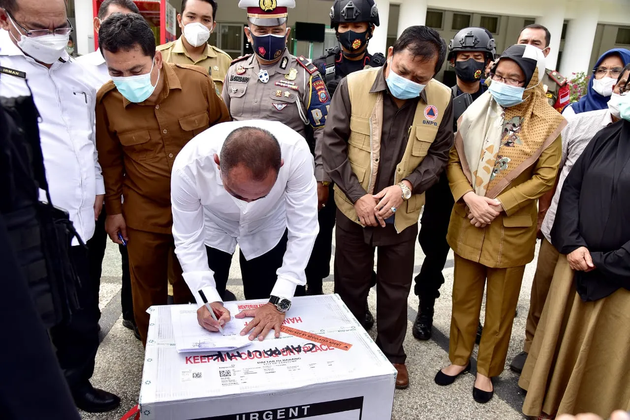 Edy Rahmayadi Siap Disuntik Duluan.40.000 Vaksin Tiba Di Sumut