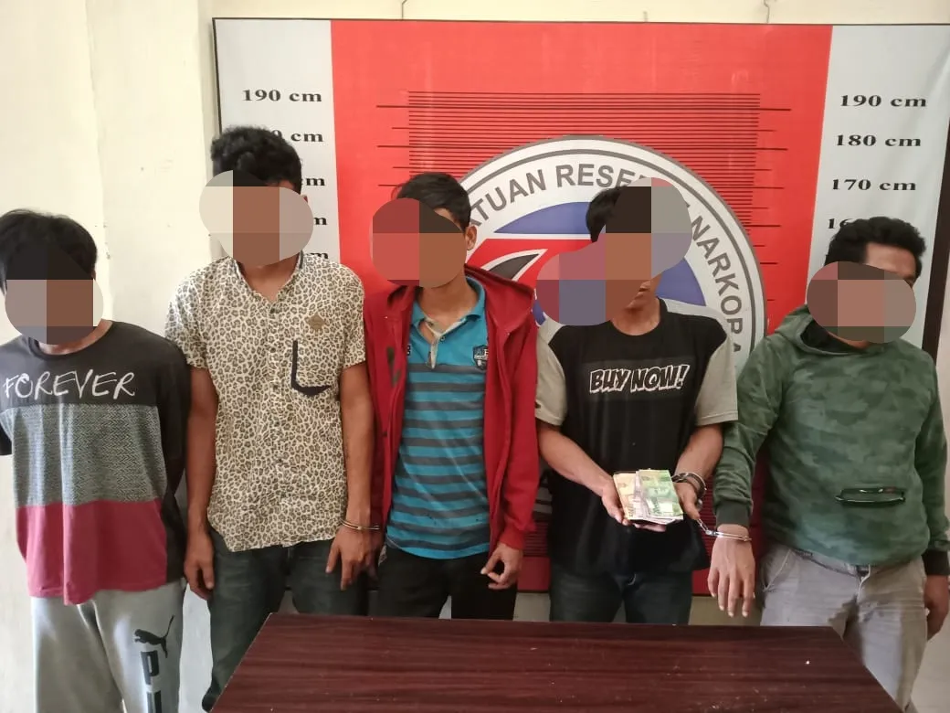 Satres Narkoba Polres Palas Tangkap Pengedar dan Pemakai Sabu Di Desa Aek Tinga