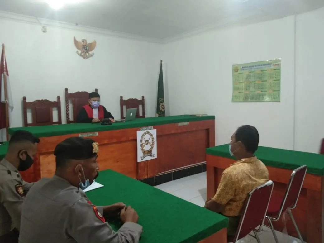 Pemilik Cafe Jual Miras Dituntut 2 Bulan Kurungan