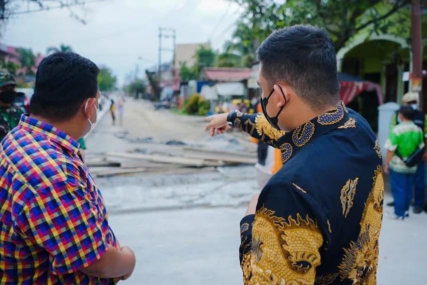 Sering Tinjau Perbaikan Jalan, Langkah Bobby Antisipasi Penyelewengan