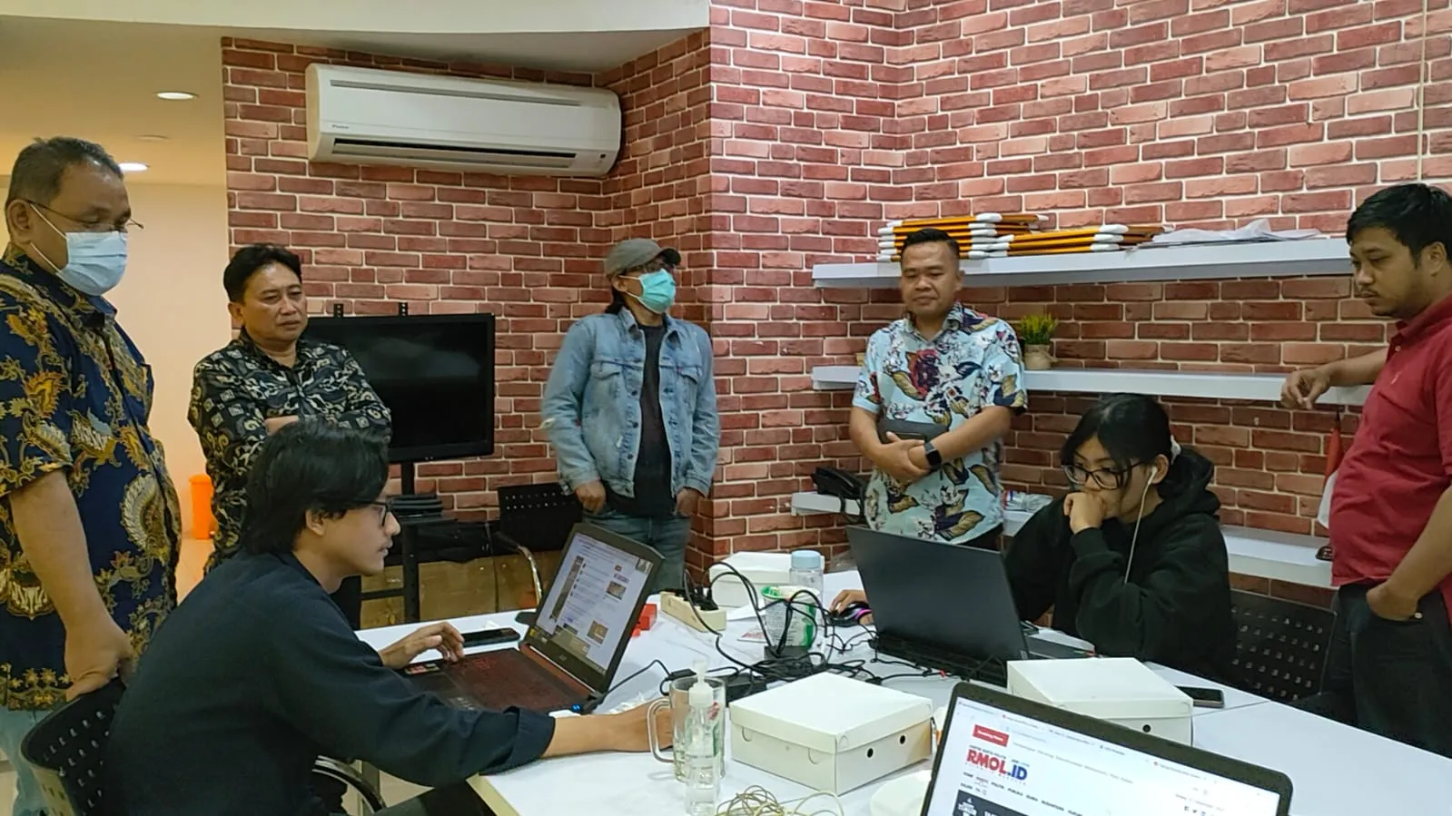 CEO dan Pemred Bisanews.id Kunjungi Redaksi RMOL.id