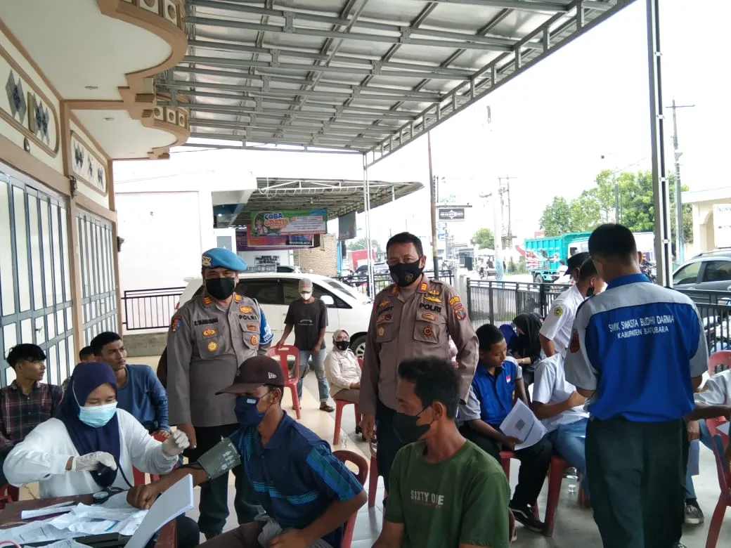 Polsek Indrapura Antar Jemput Warga dan Pelajar Ikut Vaksinasi