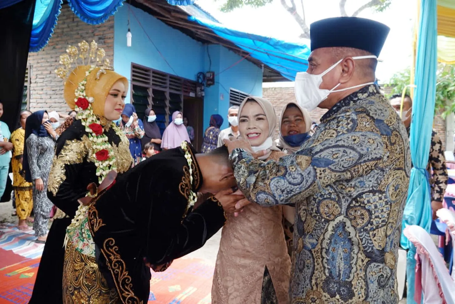 Gubernur Edy Rahmayadi Hadiri Pernikahan Anak Penjual Sate Kerang