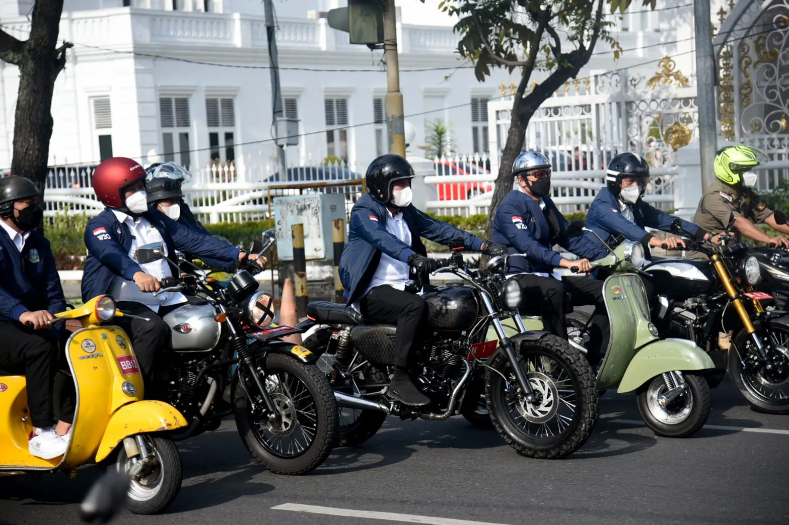 Edy – Ijeck,Bupati/Wali Kota   Naik Sepeda Motor Acara Musrenbang