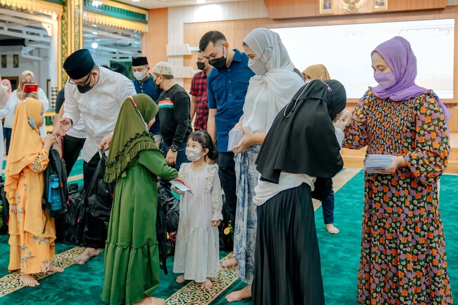 Bobby - Kahiyang Santuni Anak Yatim