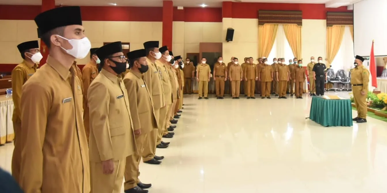 Dolly Pasaribu Lantik 23 Pejabat