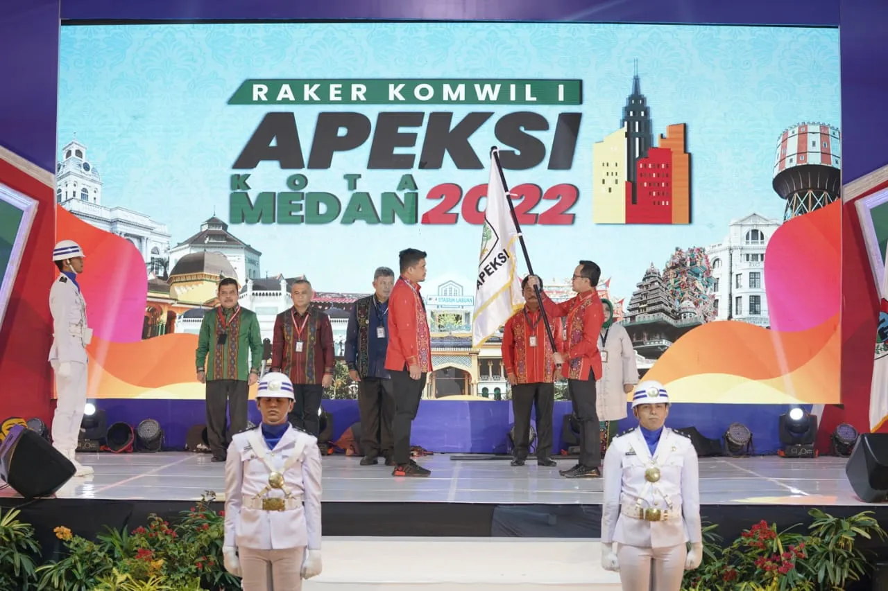 Bima Arya Lantik Bobby Nasution Ketua Komwil I APEKSI