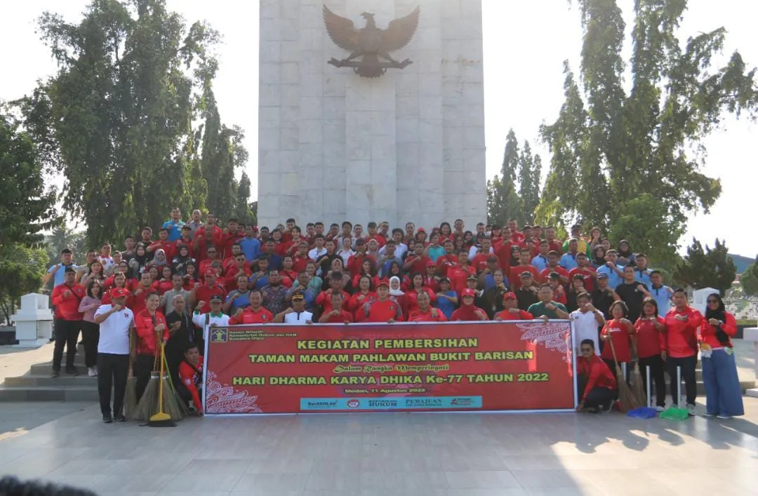HDKD Ke 77, Kanwil Kemenkumham Bersihkan Makam Pahlawan