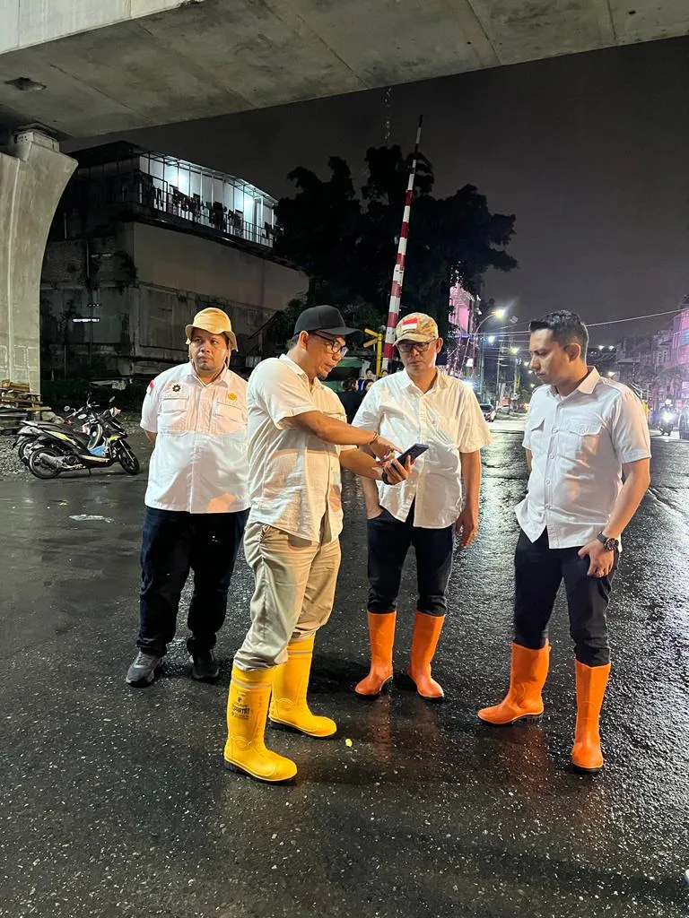 Dinas PU Gerak Cepat Tangani Banjir Jalan Thamrin Medan