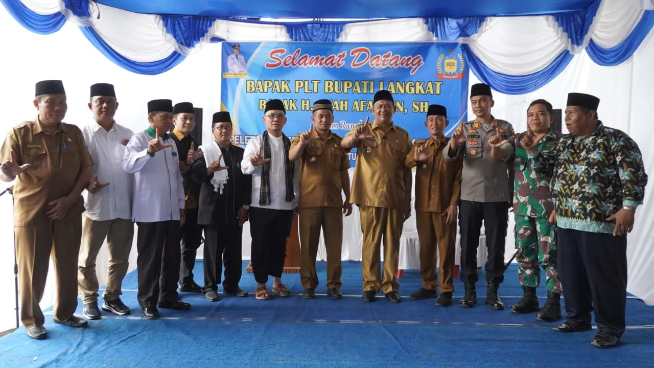 Peletakan Batu Pertama Pembangunan Masjid Raya Al Ikhlas Desa Banyumas Langkat