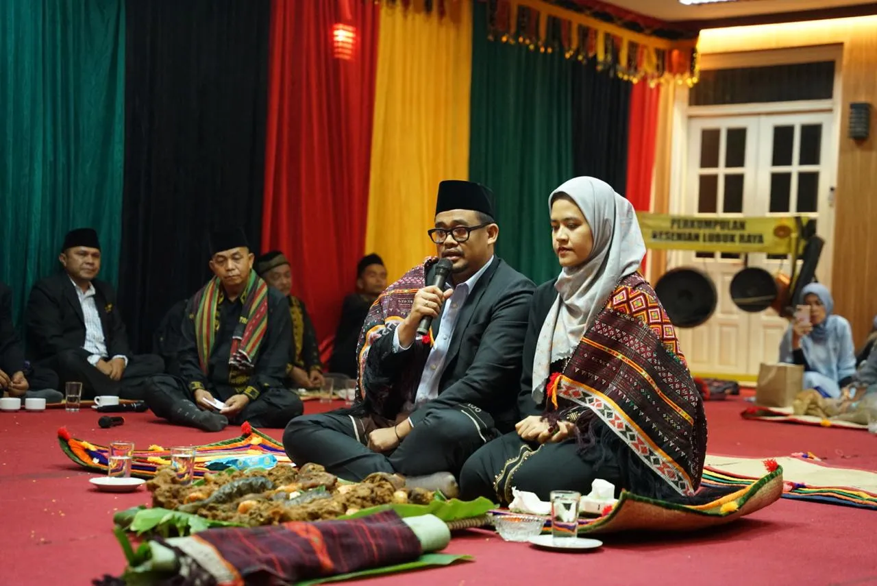 Bobby Nasution Dinobatkan Tokoh Nasional Tabagsel.
