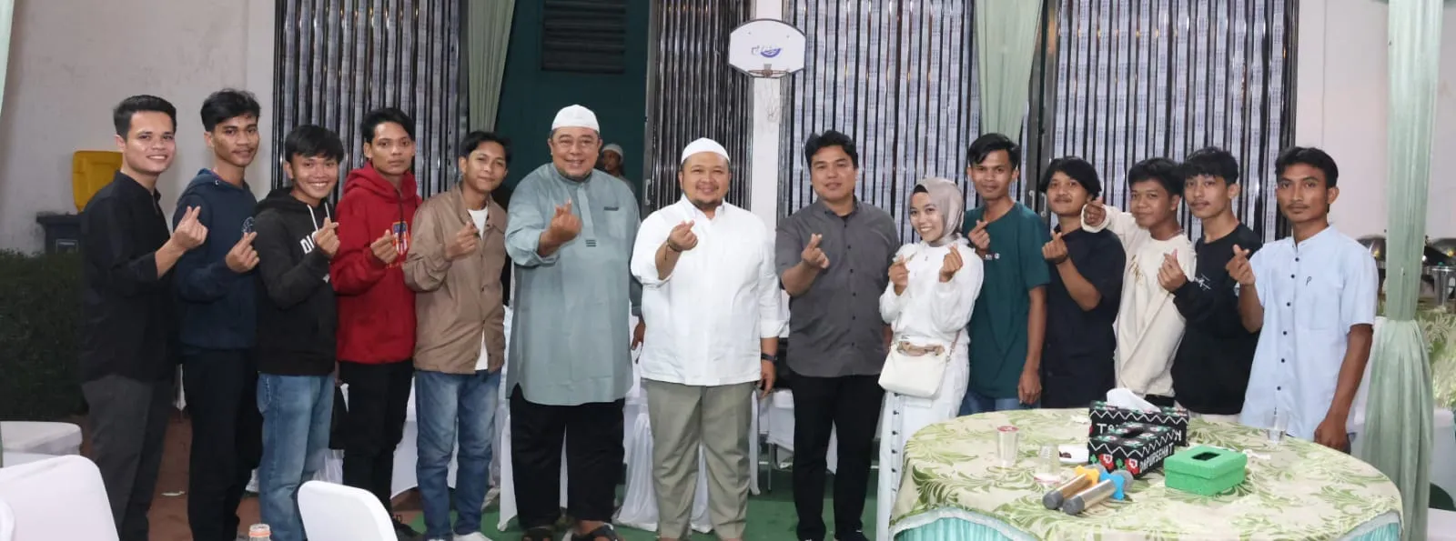 Bupati Dolly Bukber Bersama 20 Peserta CPMI Asal Tapsel.