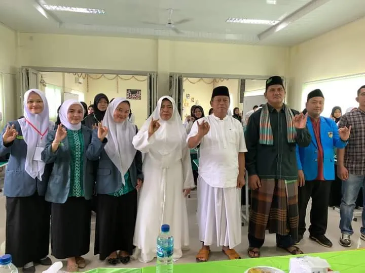 Waris : Jangan Main- Main Mau Jadi Pemimpin.