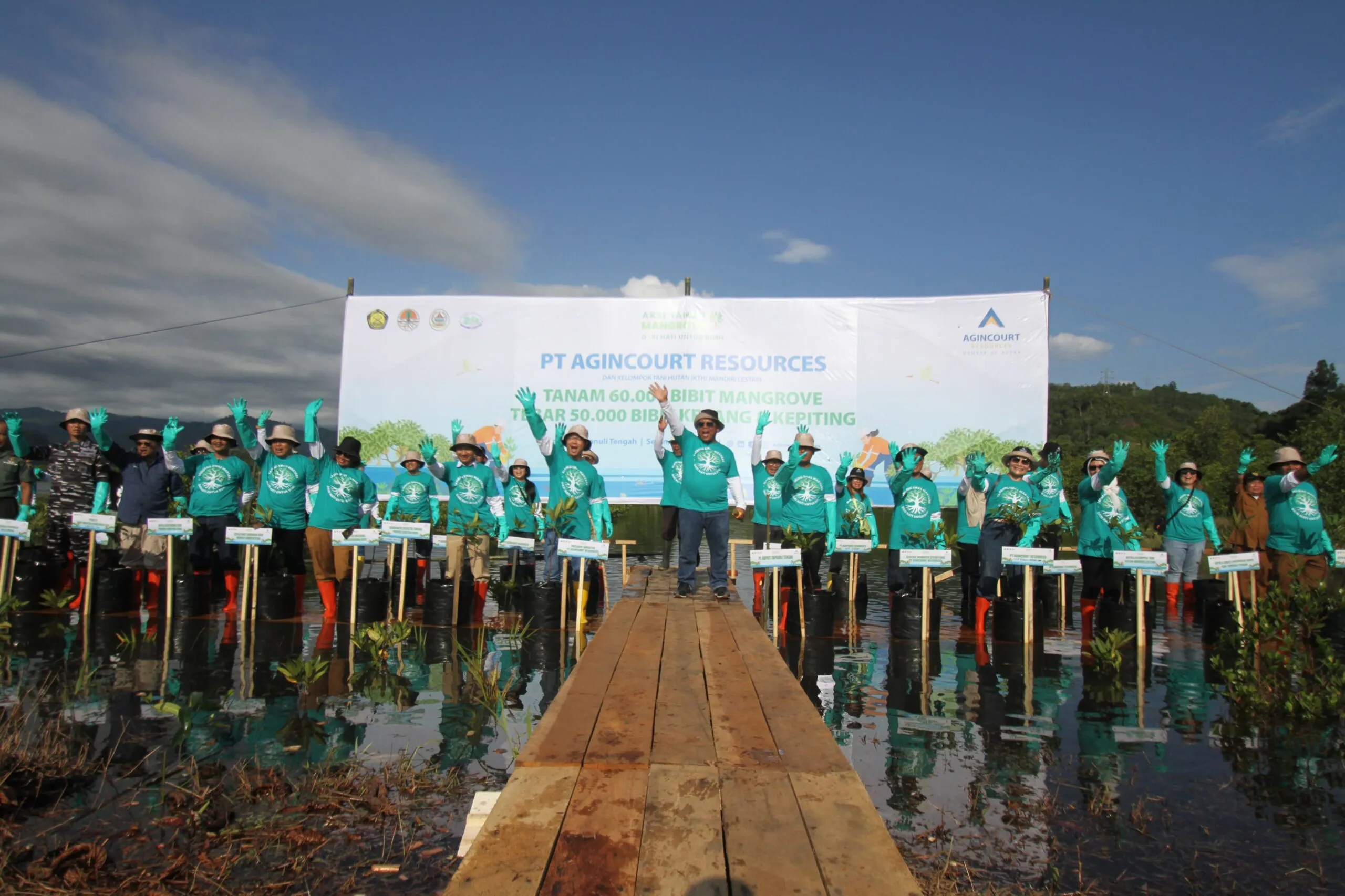 Jaga Keseimbangan Alam Pandan, Agincourt Resources Kembali Tanam 60.000 Mangrove dan Tebar 50.000 Bibit Kerang & Kepiting.