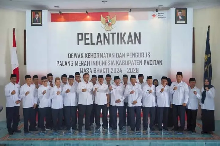 Bupati Pacitan Hadiri Pelantikan Pengurus PMI Pacitan Periode 2024-2029.