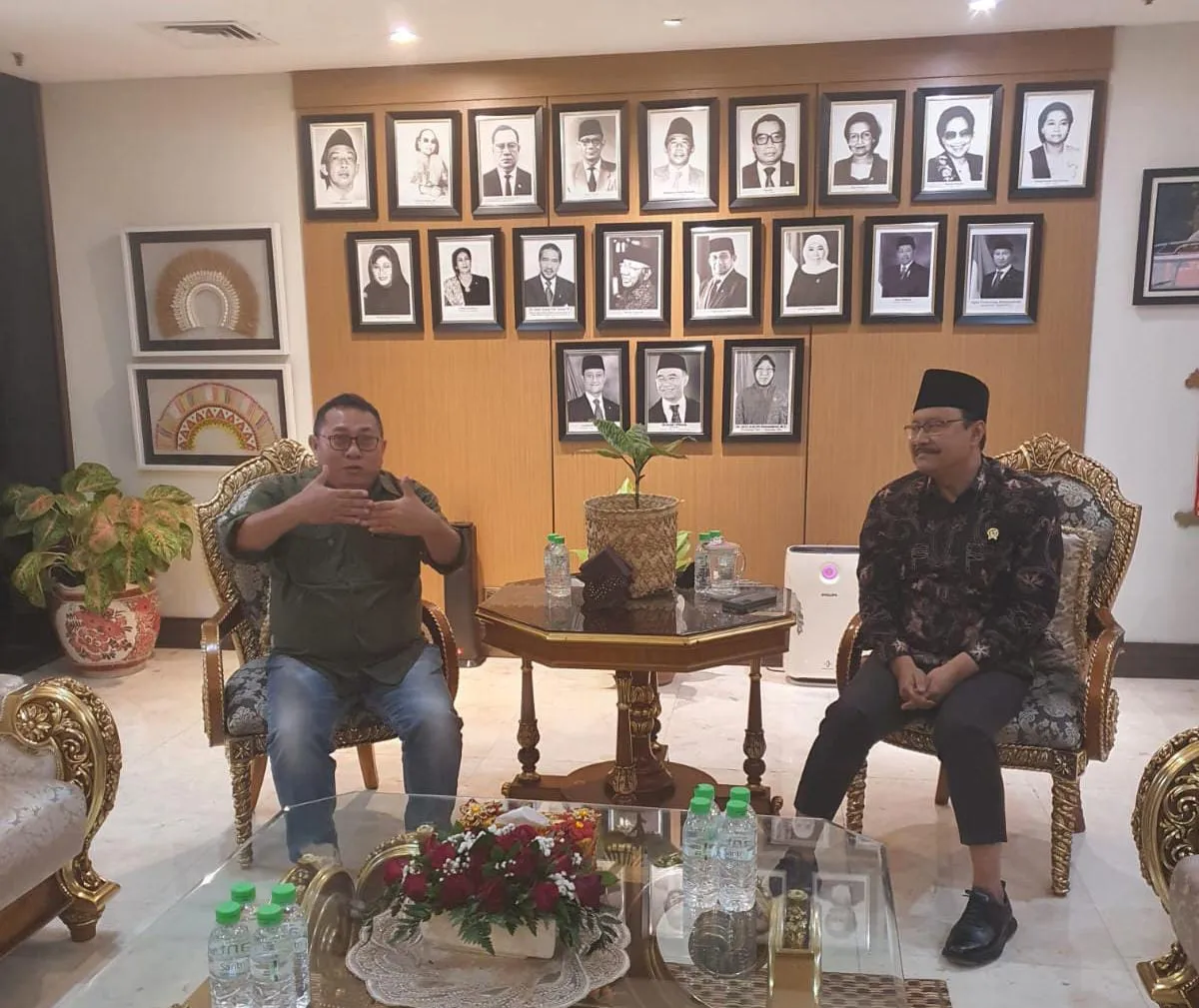 Ketua Umum SMSI Temui Mensos Bahas Sinergi dalam Peringatan HPN 2025.