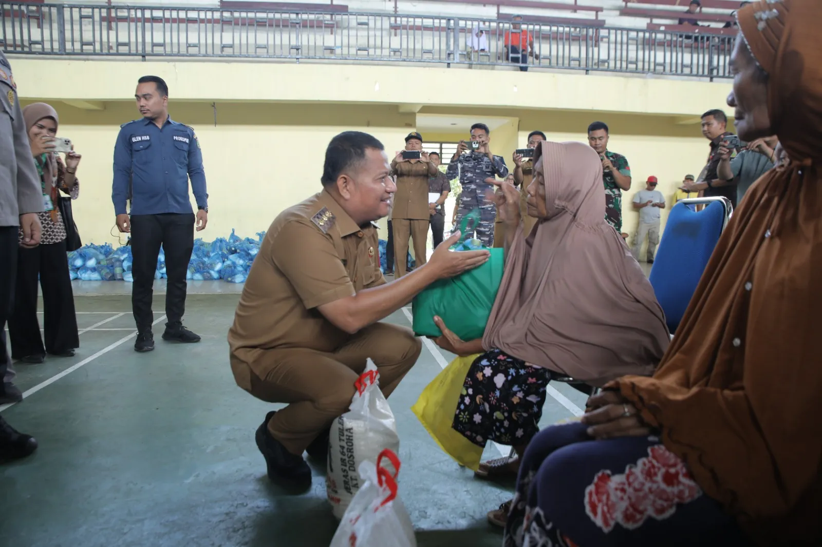 Pemkab Asahan Bantu Beras Kepada 1000 Kaum Dhuafa