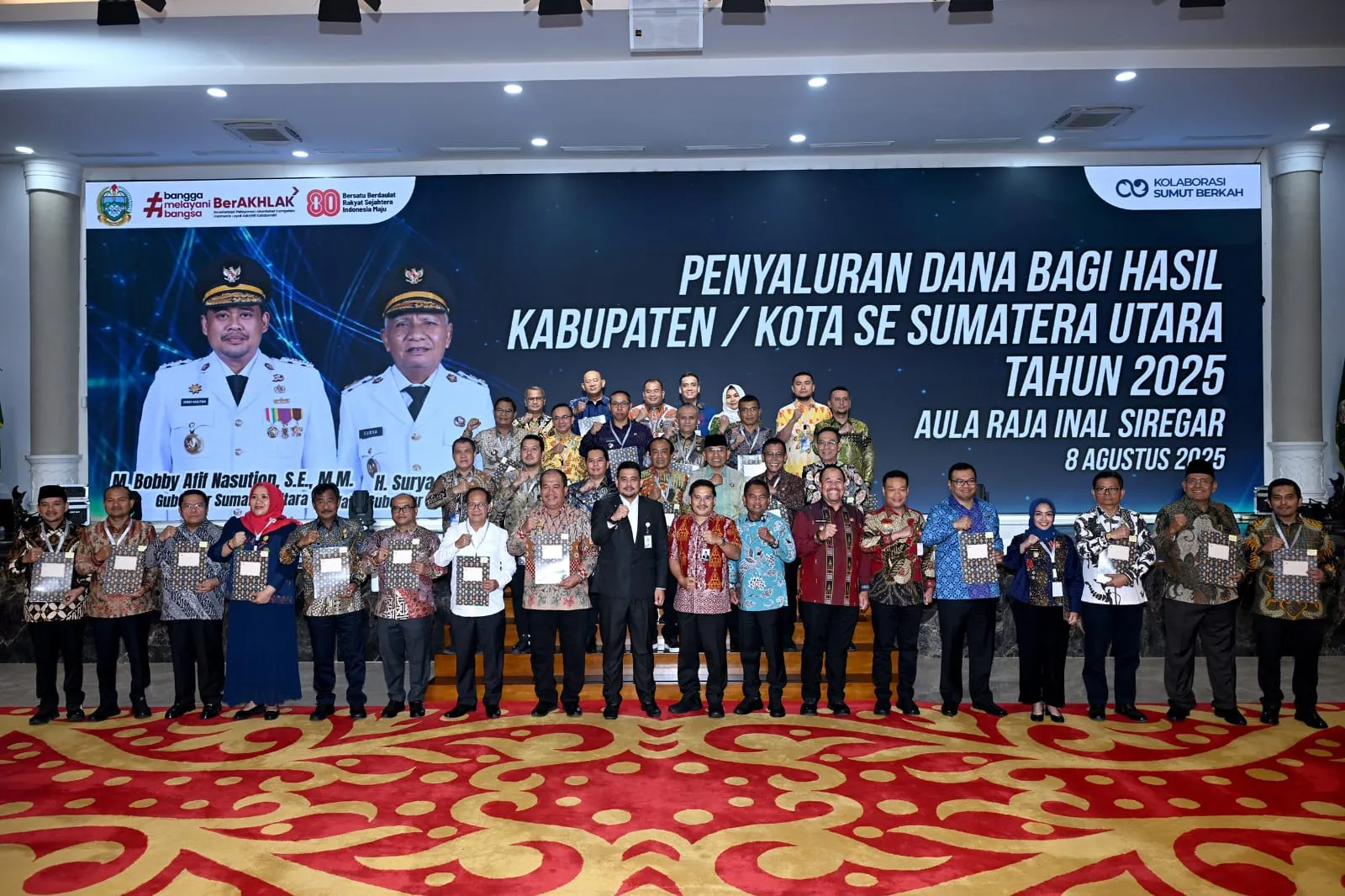 Bobby Nasution Serahkan DBH Rp.674 M ke Kabupaten/Kota