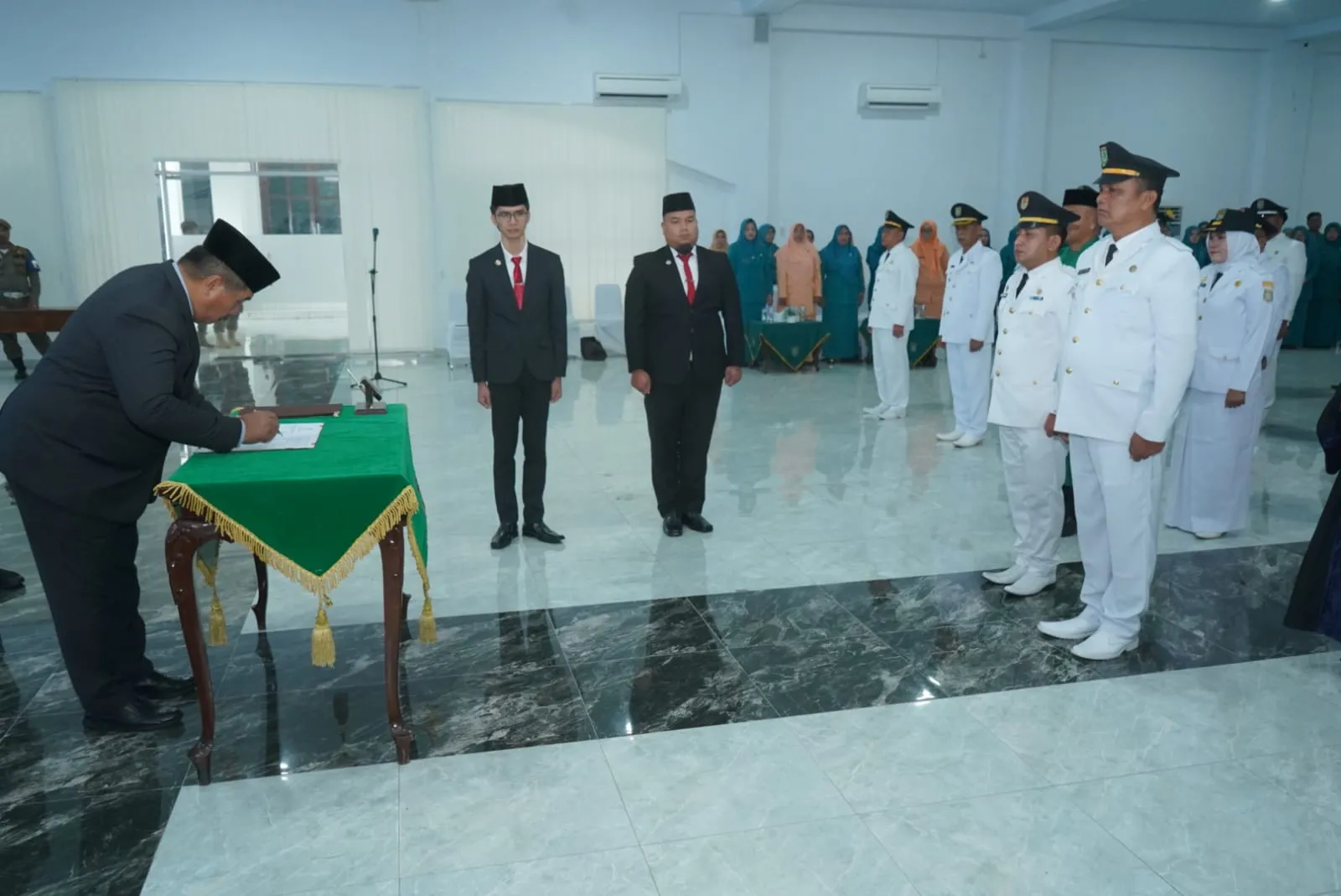Bupati Asahan Taufik Zainal Abidin Lantik Pejabat Administrator dan Pengawas