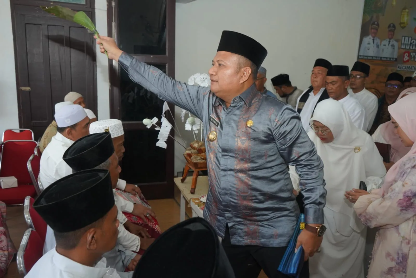 Wabup Asahan Rianto Hadiri Acara Walimatul Safar dan Tepung Tawar Haji