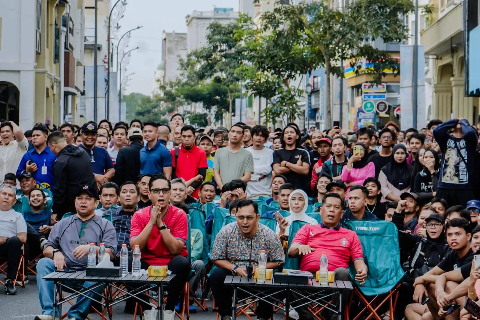 Rico Waas Nobar Piala Dunia Bersama Warga di CFD Kesawan