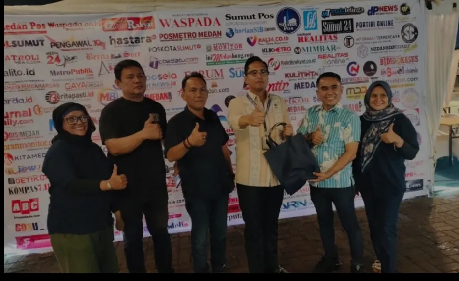Rico Waas Kunjungi Stan PMPM di Bazaar Kuliner UMKM APEKSO 2026,Borong Produk Lokal