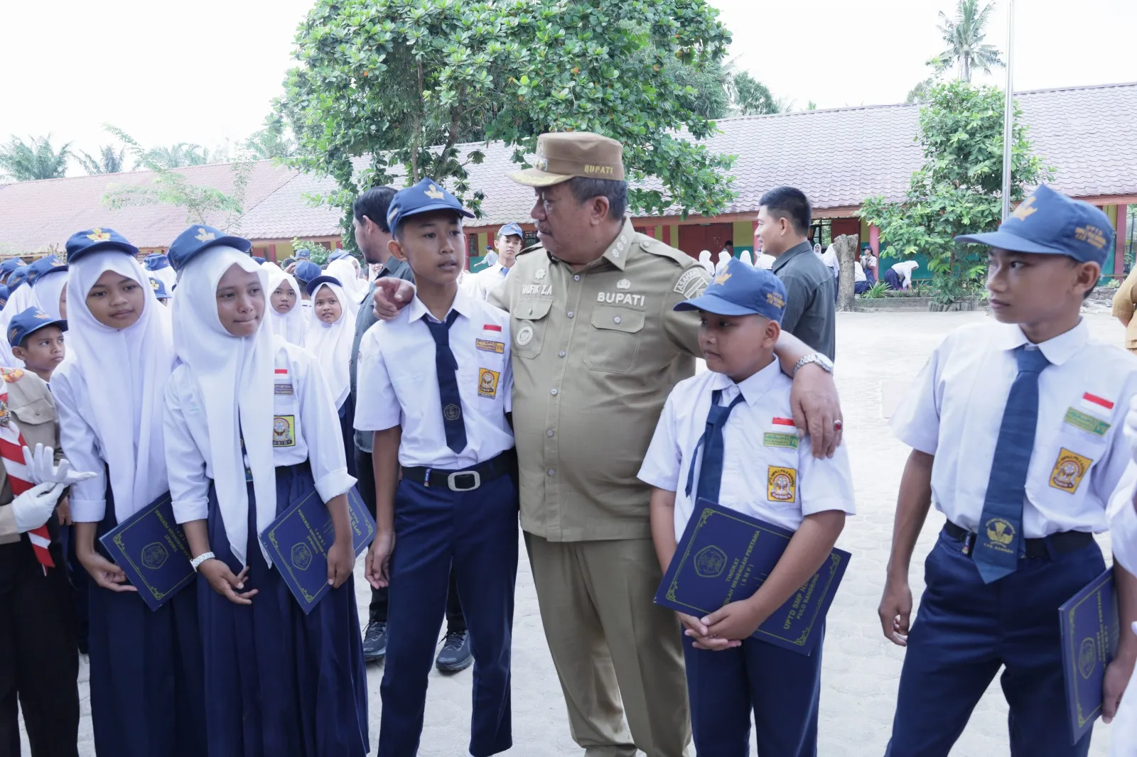 Bupati, Wabup, Sekdakab Asahan Pimpin Upacara Hari Pertama Masuk Sekolah