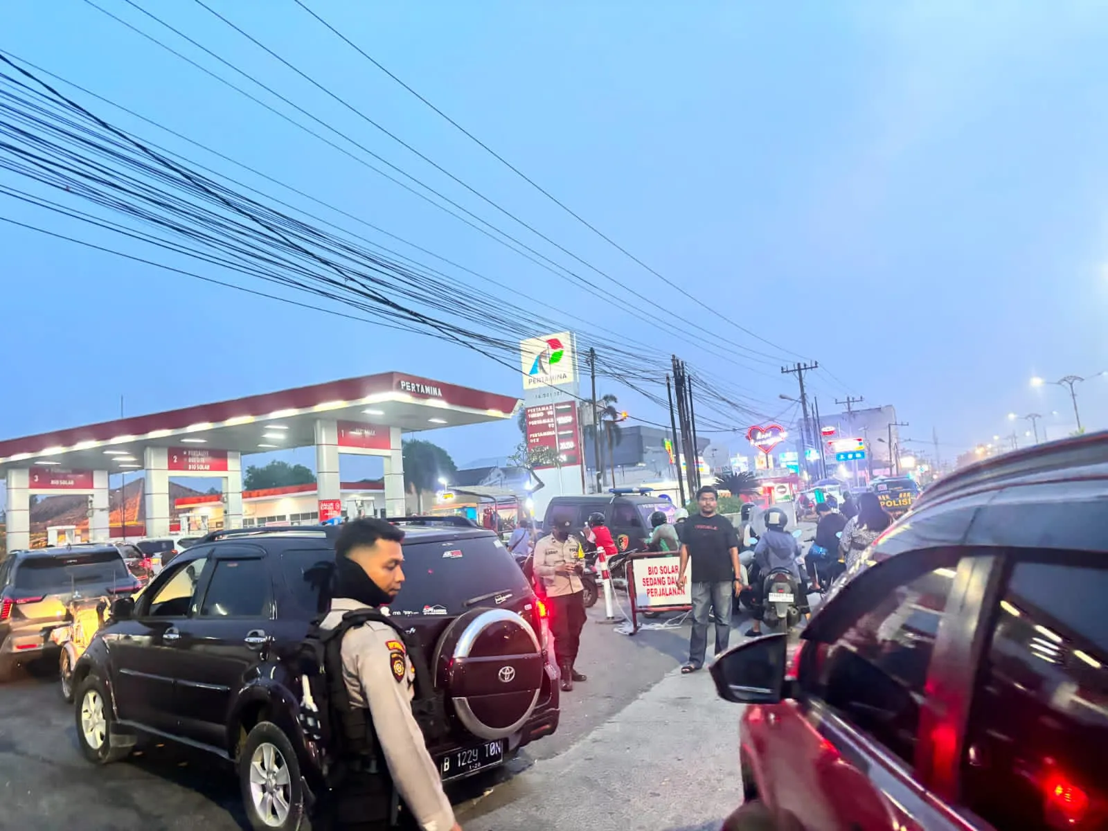 Polda Sumut dan Polrestabes Medan Kawal Distribusi BBM, Pastikan Pasokan dan Pelayanan di SPBU Berjalan Lancar