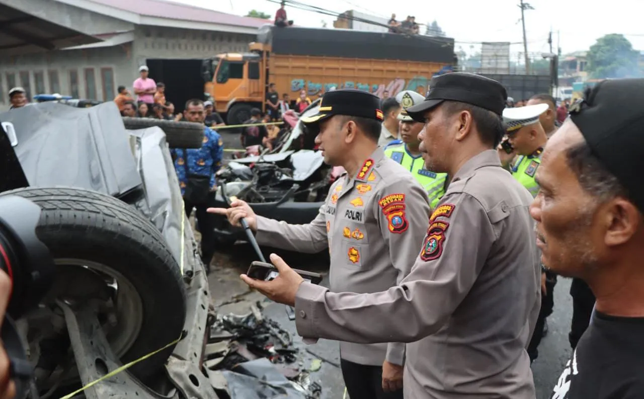 Tabrakan Beruntun di Sibolangit, Polisi Bergerak Cepat Evakuasi Korban, Pulihkan Arus Lalu Lintas