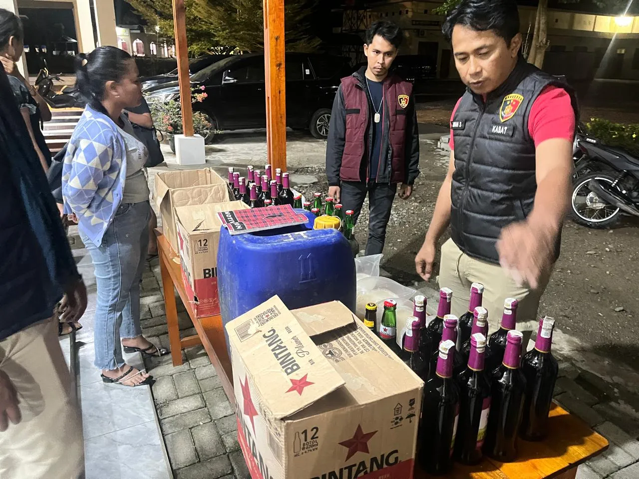 Tekan Sisi Gelap Malam, Satreskrim Polres Padang Lawas Sita Puluhan Botol Miras