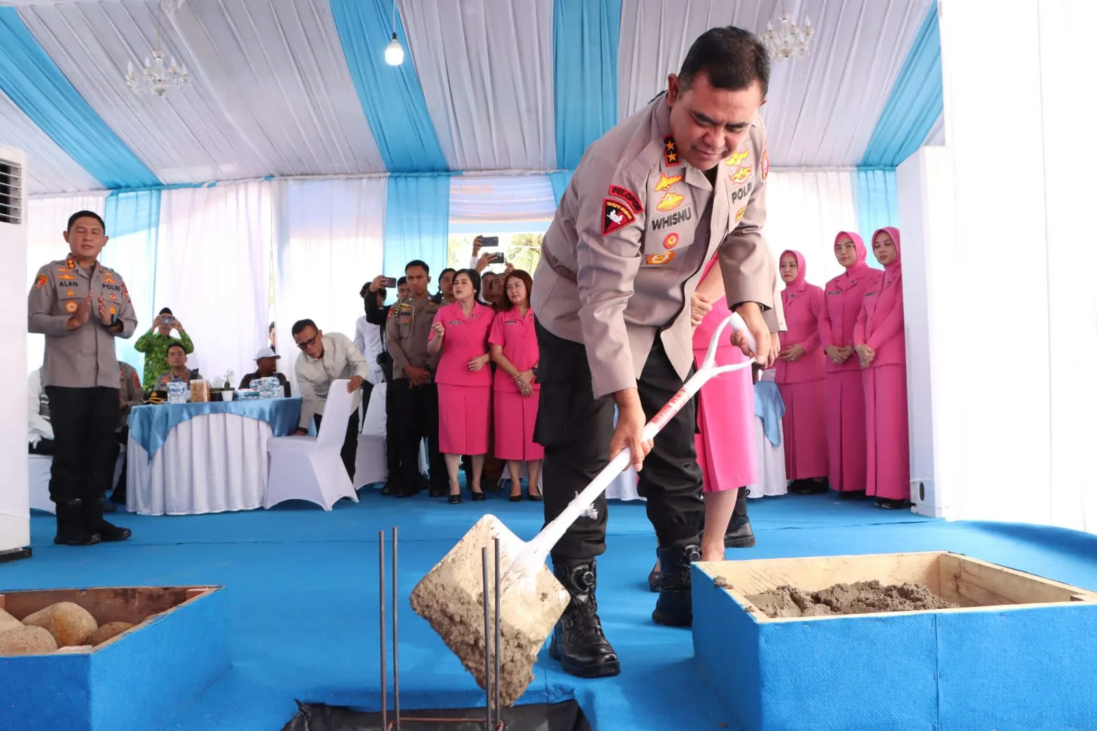 Kunker ke Tapteng, Kapolda Sumut Letakkan Batu Pertama Pembangunan Rusun Polres Tapanuli Tengah