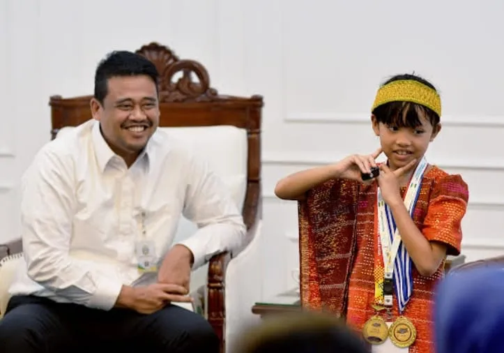 Bobby Nasution Beri Beasiswa Juara Olimpiade Matematika