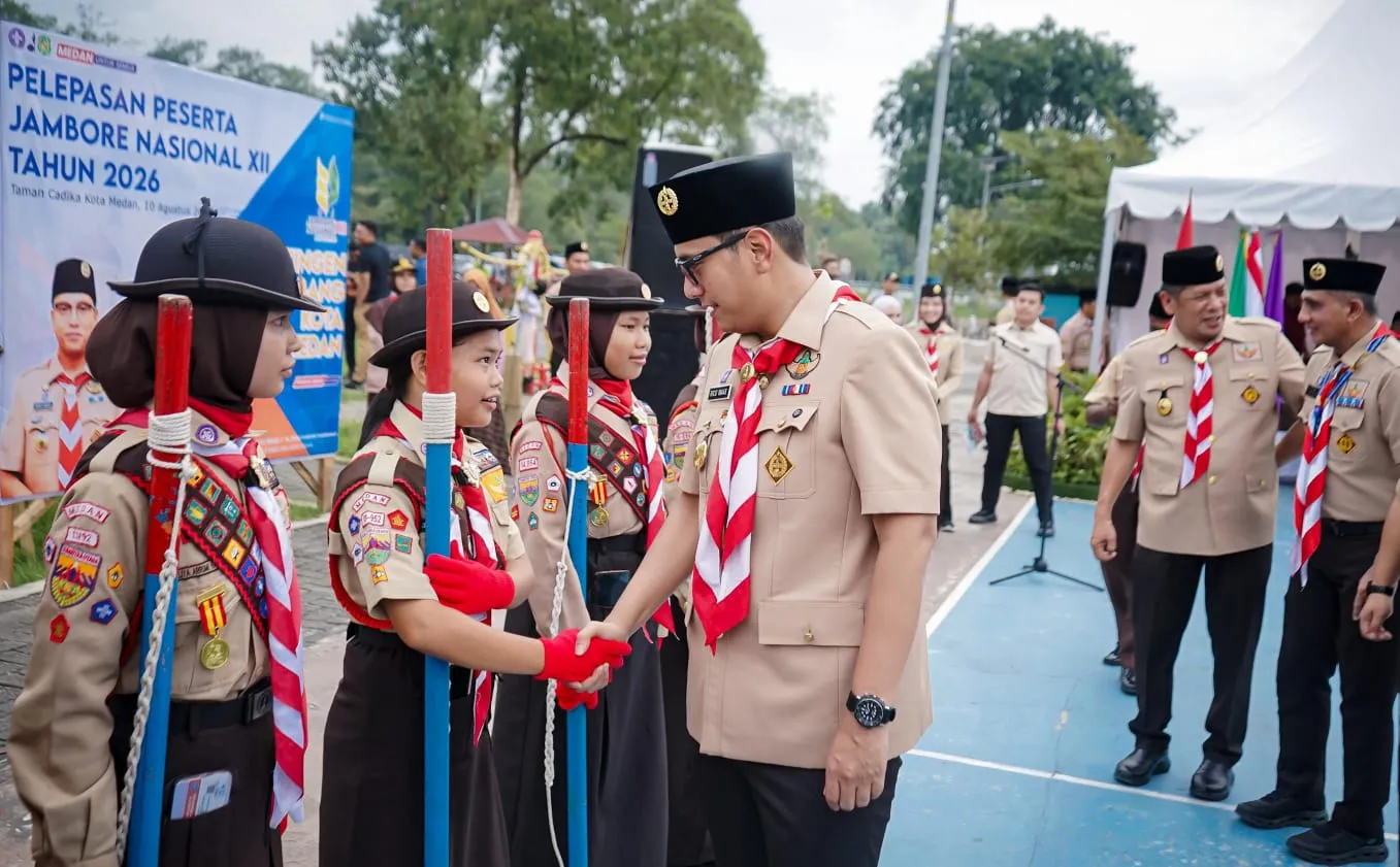 Rico Waas Lepas Kontingen Pramuka Medan ke Jamnas XII