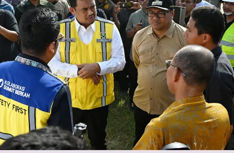 Bobby Nasution Tinjau Jalan Rusak di Galang, Pastikan Perbaikan, Galian C Ilegal Ditutup