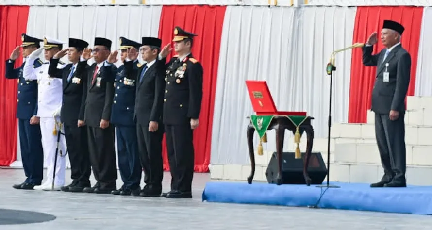 Wagub Surya Pimpin Upacara Penurunan Bendera, Gaungkan Semangat Kolaborasi Percepat Pembangunan Sumut