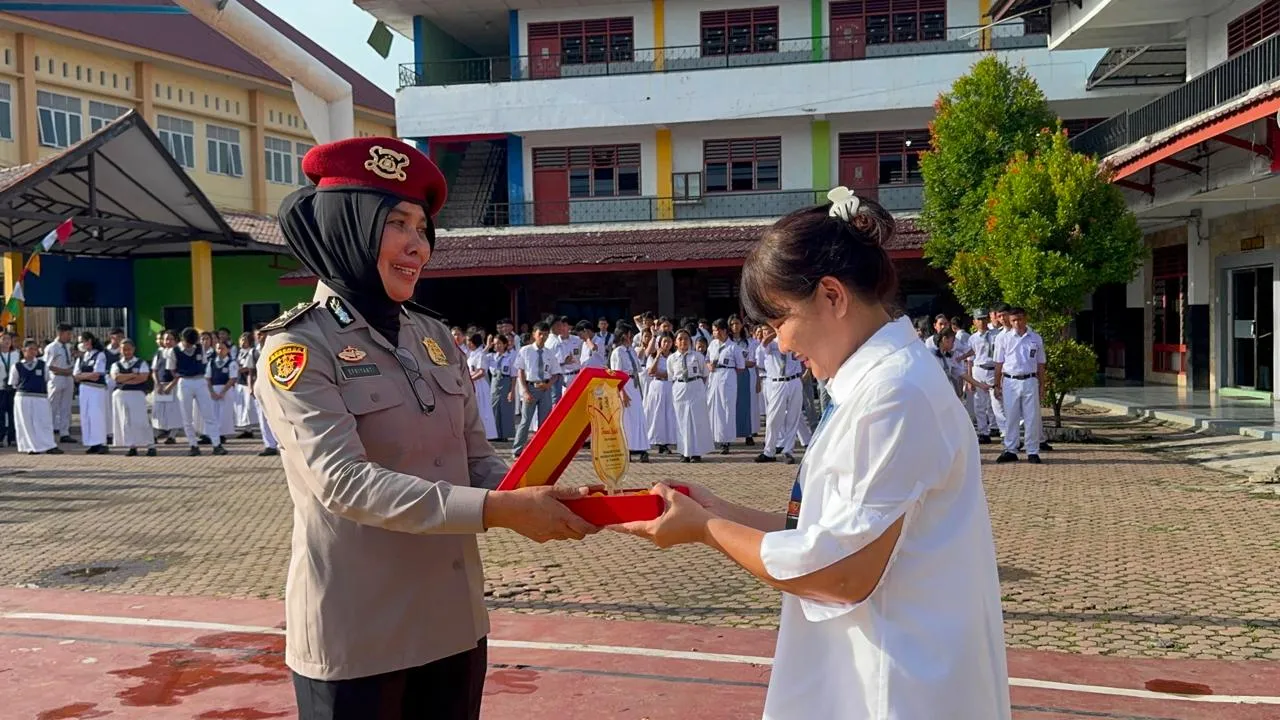 Polwan Goes to School Edukasi Pelajar Lindungi Diri di Ruang Digital