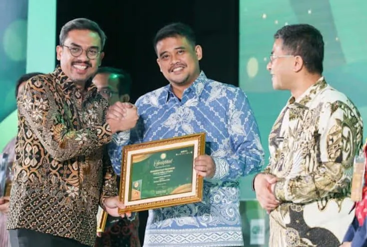 Bobby Nasution Dapat Penghargaan Adinata Syariah
