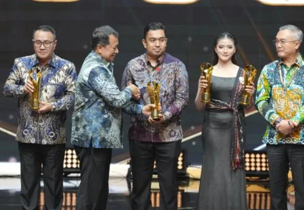 Rico Waas Raih Pemimpin Daerah Award 2026, Qresto Jadi Pelopor Inovasi Perpajakan di Indonesia