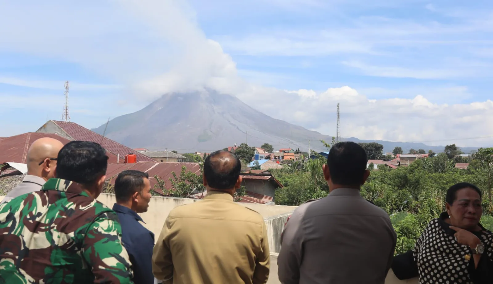 Kapolda Sumut Turun Pantau Kondisi Sinabung dan Kesiapan Personel Bantu Masyarakat Karo