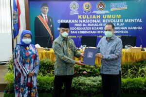 Kemenko PMK Salurkan  5000 Paket Sembako dan BLT Di Sumut