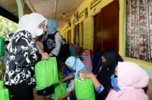 Hari Ibu,  Ketua PKK Sumut Ny. Nawal Edy Rahmayadi Kunjungi Panti Jompo