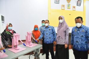 Bupati Batu Bara Zahir Bantu Alat Produksi Koperasi dan UMKM