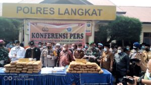 Polres Langkat Amankan Kurir 3 Kg Sabu Dan 93 Kg Ganja