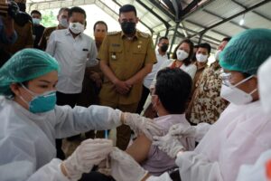 USU Vaksin 2.065 Dosen dan Tenaga Pendidik.Disaksikan Wali Kota Bobby Nasution