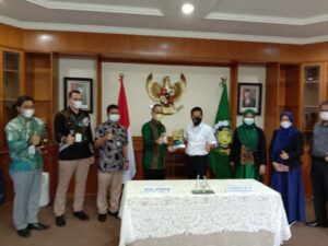 Rektor USU Muryanto Amin dan RCEO BSI Region 2 Medan Wisnu Sunandar Teken MoU