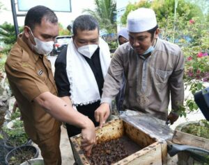 Bupati Dolly Pasaribu Optimis Usaha Dirintis Masyarakat Bisa Maju