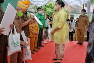 Kahiyang Ayu Hadiri Vaksinasi Lansia Digelar TP PKK Sumut